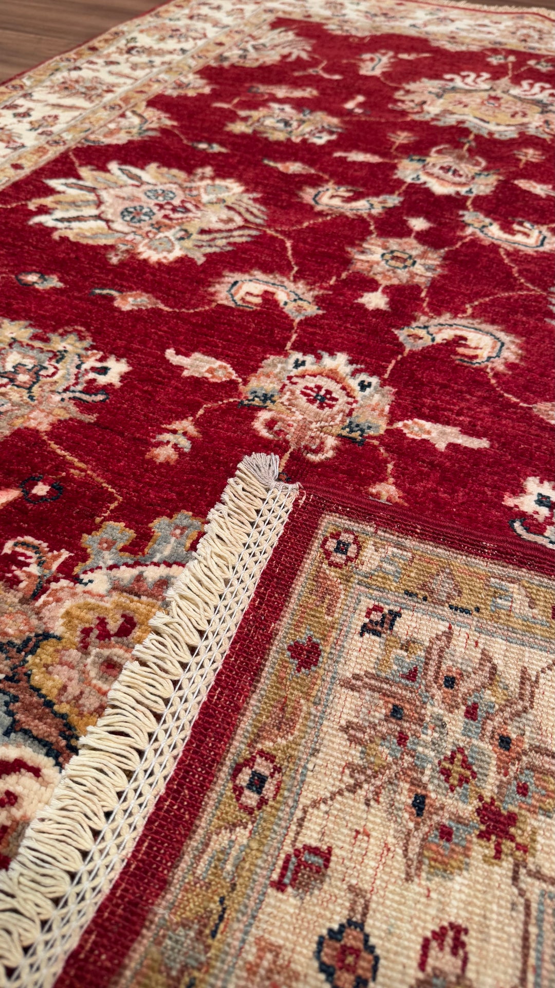 Uşak Original Hand Woven Red Cream Vegetable Dyed Wool Carpet 124x178 2.21 Square Meters - 4x6 ft