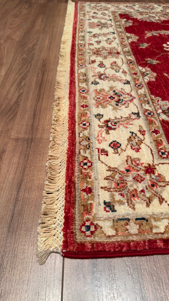 Uşak Original Hand Woven Red Cream Vegetable Dyed Wool Carpet 124x183 2.27 Square Meters - 4x6 ft