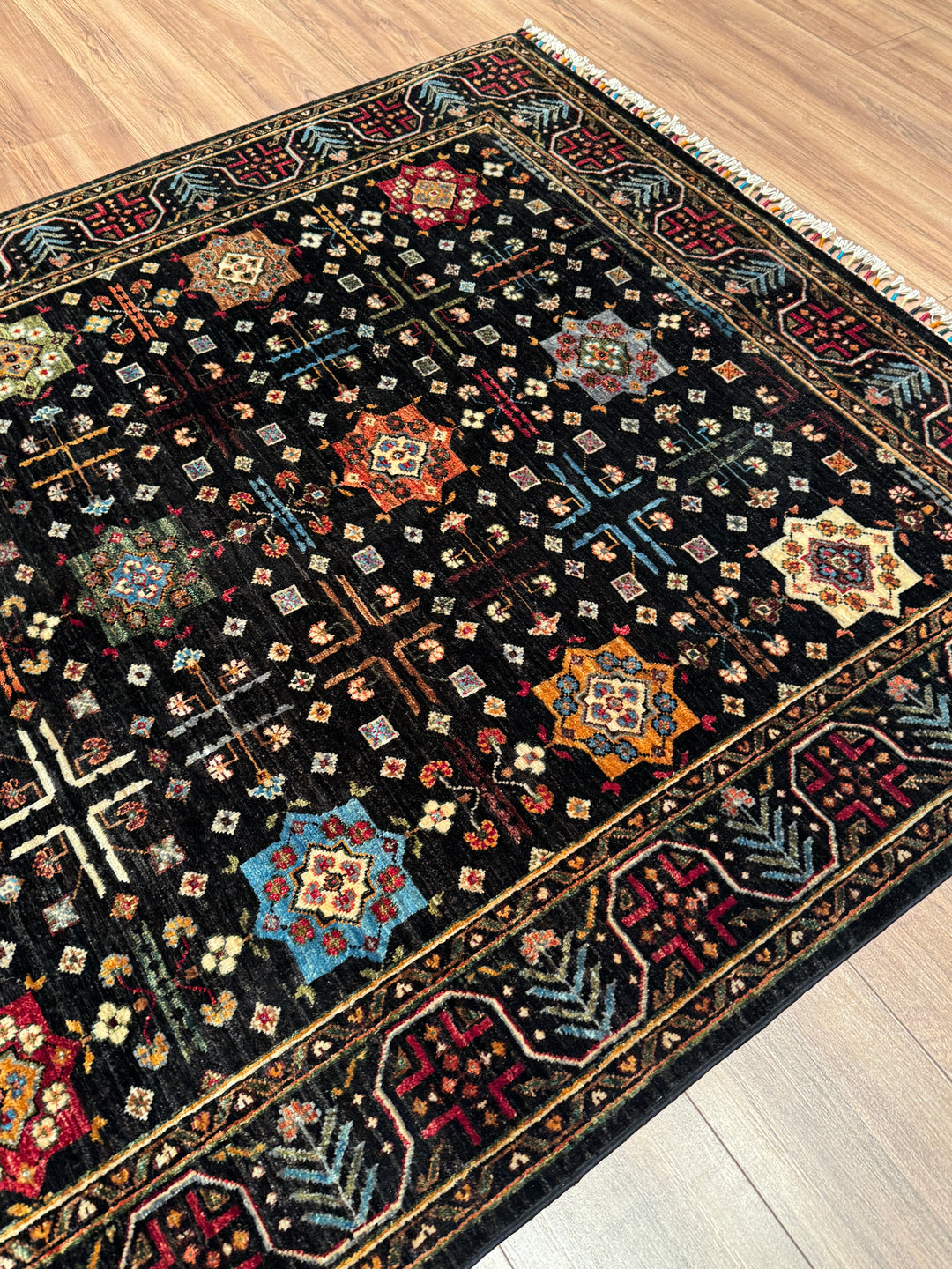 Veziri Bilcik Orijinal El Dokuması Siyah Kök Boya Yün Halı 154x210 3.23 Metrekare - 5x7 ft