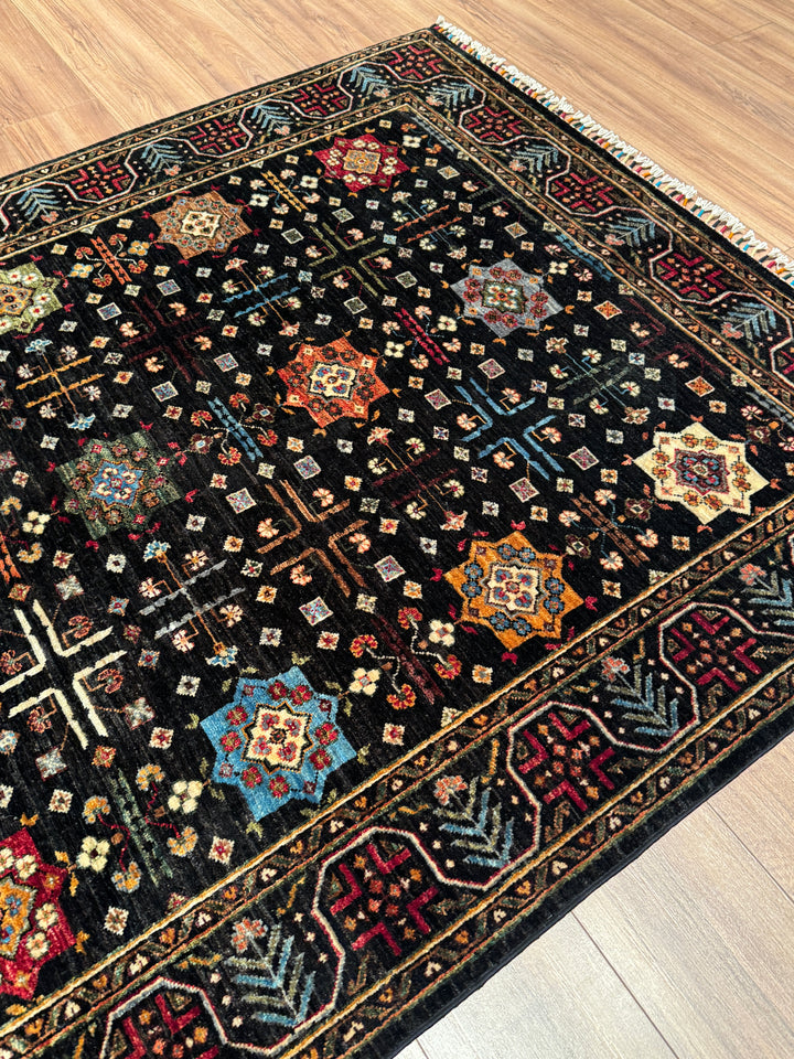 Veziri Bilcik Orijinal El Dokuması Siyah Kök Boya Yün Halı 154x210 3.23 Metrekare - 5x7 ft