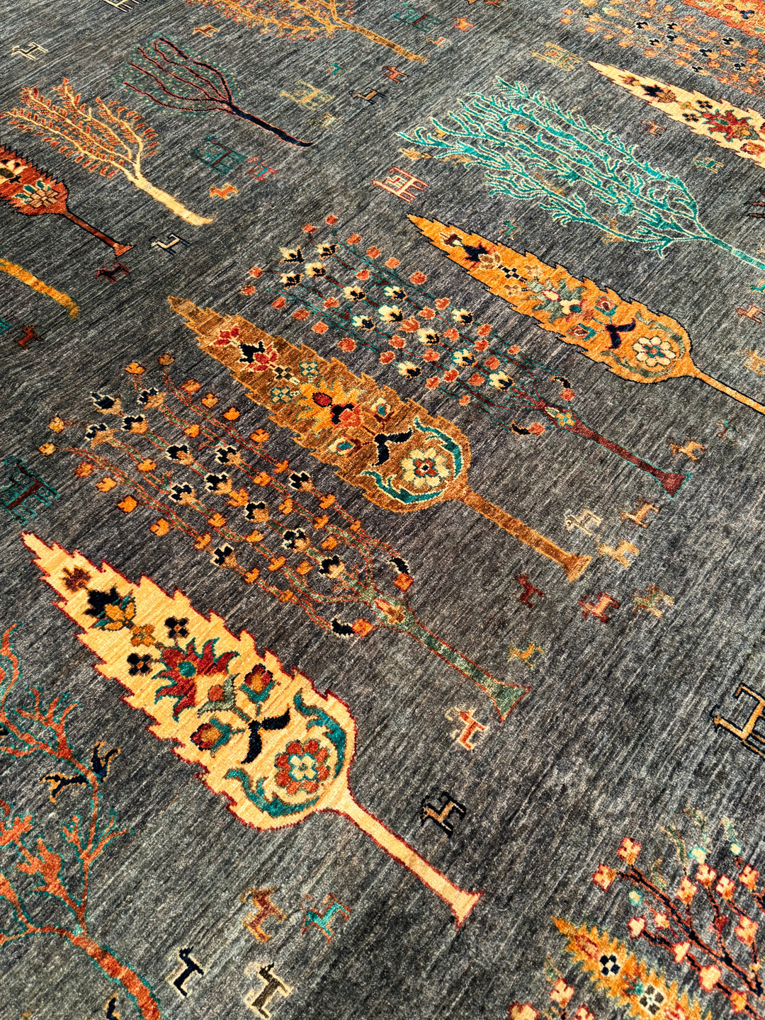 Hayat Ağacı Orijinal El Dokuması Antrasit Kök Boya Yün Halı 275x352 9.68 Metrekare - 8x11 ft