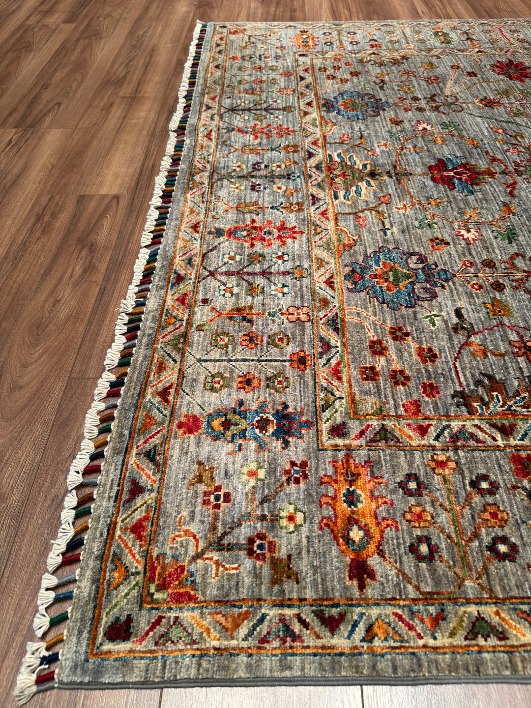 Sultani Floral Original Handwoven Grey Root Dye Wool Rug 184x275 cm (5.06 square meters - 6x8 ft) 