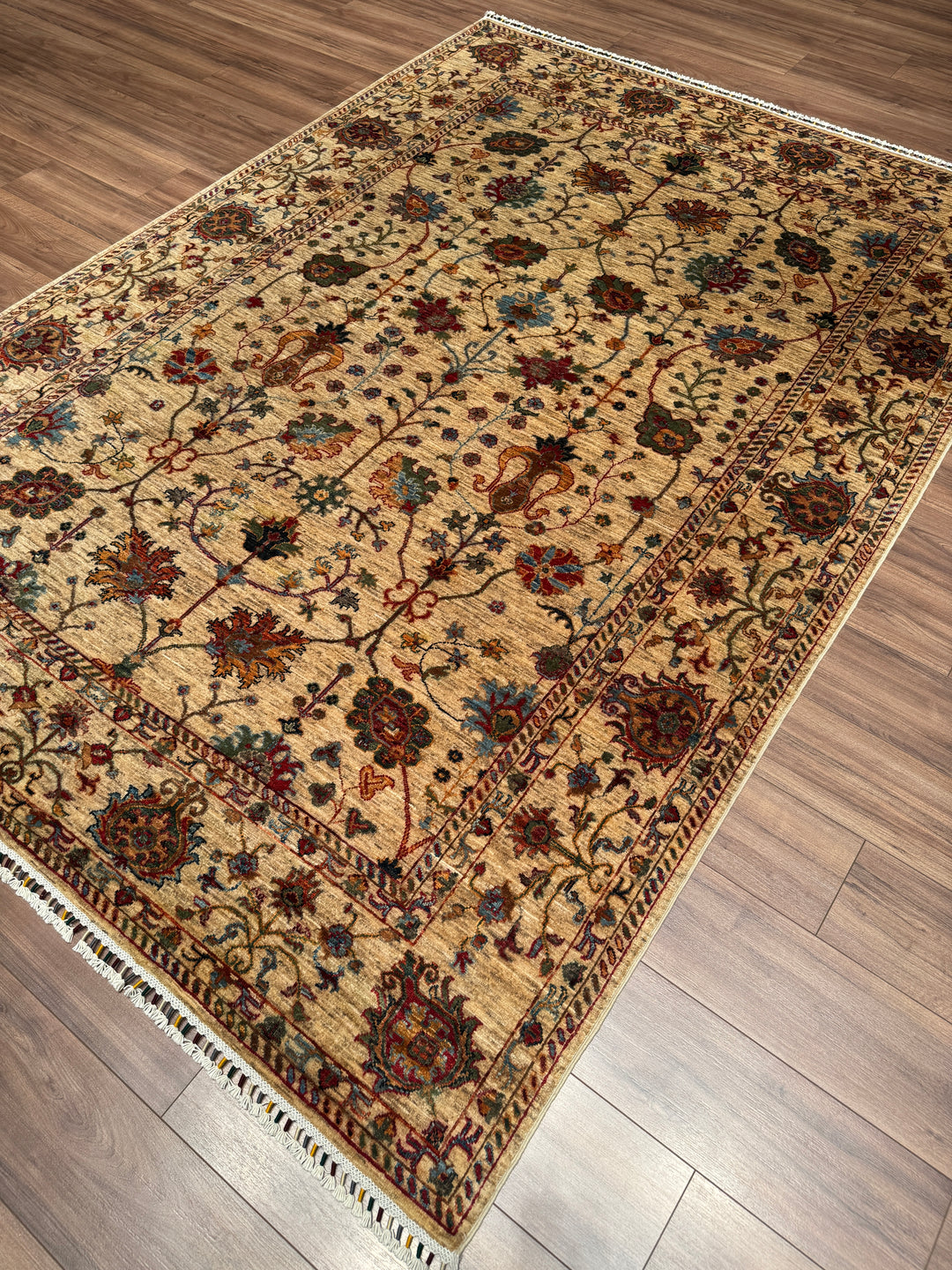 Sultani Çiçekli Orijinal El Dokuması Bej Kök Boya Yün Halı 207x289 5.98 Metrekare - 7x10 ft