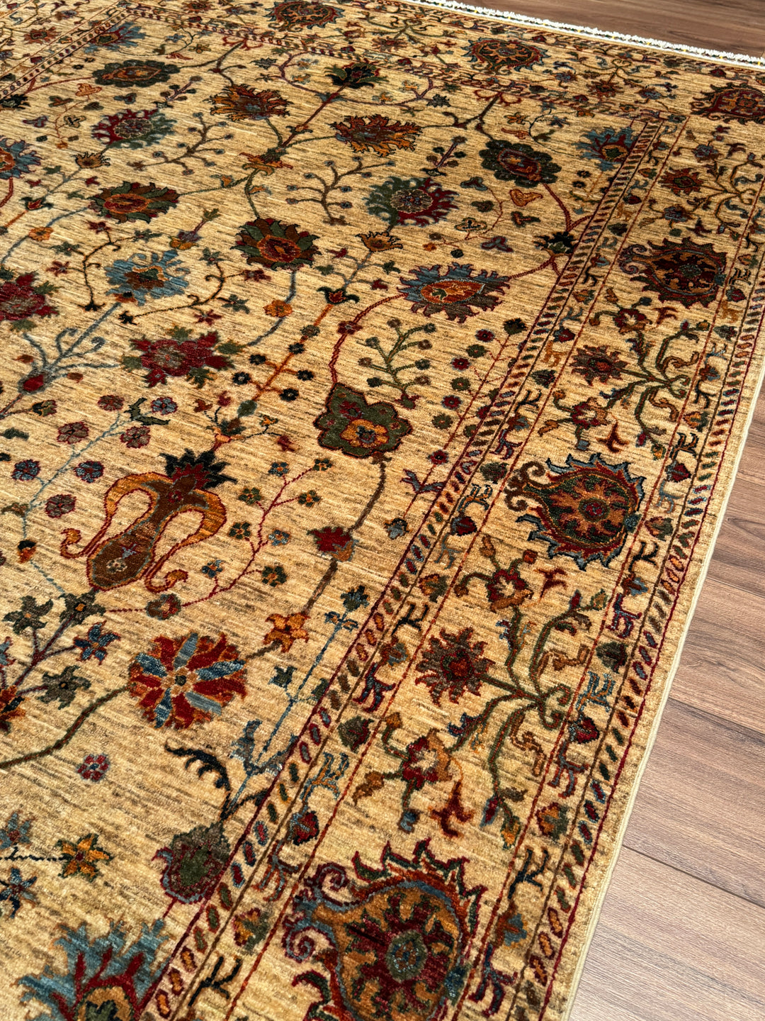 Sultani Çiçekli Orijinal El Dokuması Bej Kök Boya Yün Halı 207x289 5.98 Metrekare - 7x10 ft