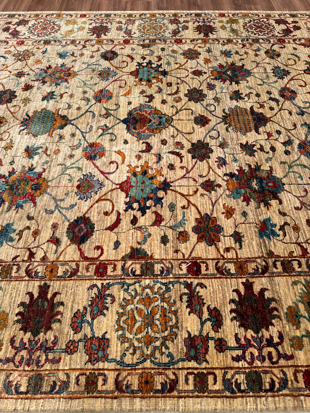 Sultani Çiçekli Orijinal El Dokuması Bej Kök Boya Yün Halı 203x312 6.33 Metrekare - 7x10 ft