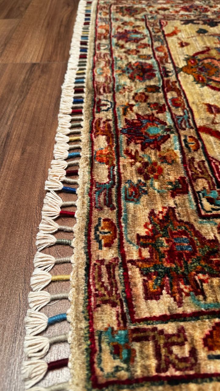 Sultani Çiçekli Orjinal El Dokuması Bej Kök Boya Yün Halı 101x147 1.48 Metrekare - 3x4 ft