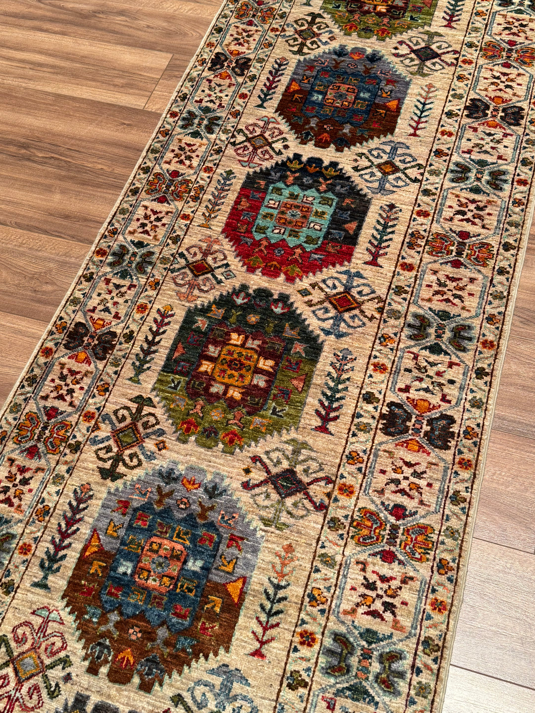 Veziri Orijinal El Dokuması Yolluk Bej Kök Boya Yün Halı 0.79x300 2.37 Metrekare - 3x10 ft