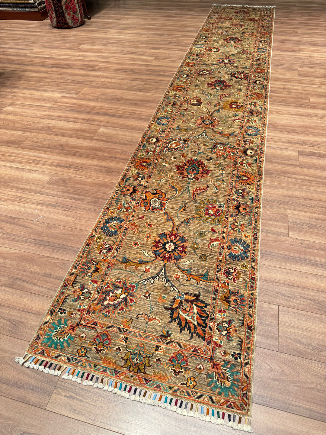 Sultani Binbirgece Yolluk Orijinal El Dokuması Bej Kök Boya Yün Halı 0.83x495 4.11 Metrekare - 3x16 ft