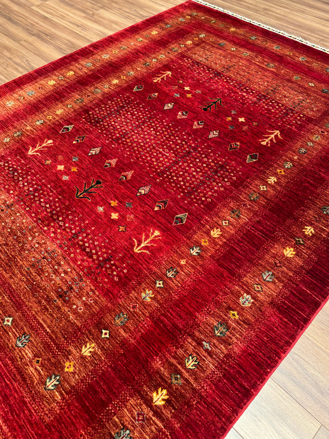 Khorjin Orijinal El Dokuması Kırmızı Kök Boya Yün Halı 215x286 6.15 Metrekare - 7x10 ft