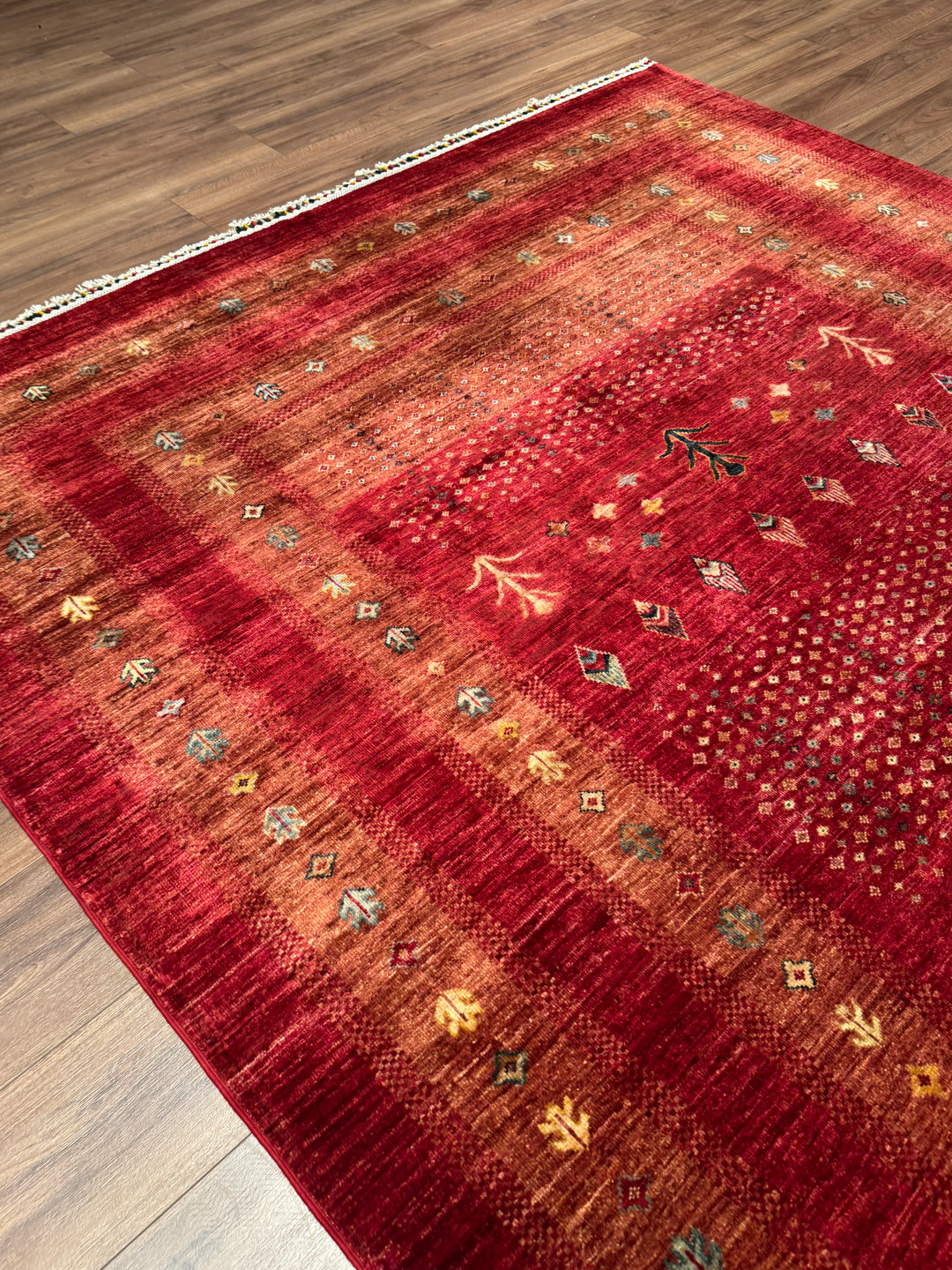 Khorjin Orijinal El Dokuması Kırmızı Kök Boya Yün Halı 215x286 6.15 Metrekare - 7x10 ft