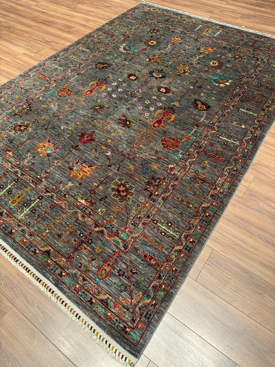 Sultani Çiçekli Orijinal El Dokuması Gri Kök Boya Yün Halı 206x294 6.06 Metrekare - 7x10 ft
