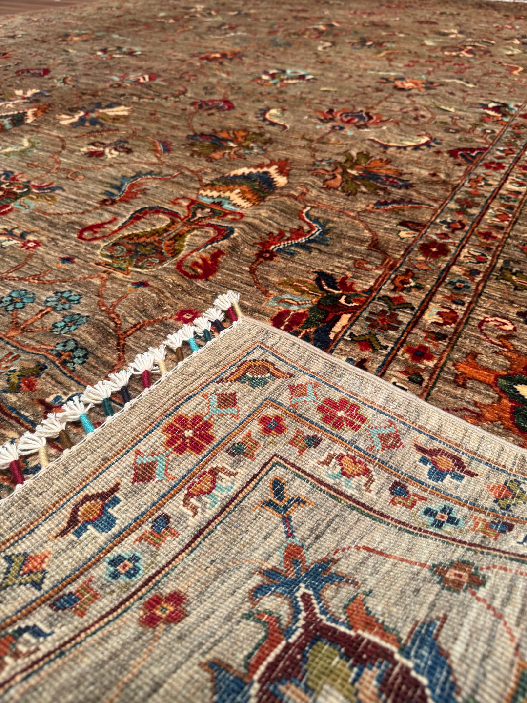 Sultani One Thousand and One Nights Original Handwoven Earth Dye Wool Rug 273x373 cm (10.18 square meters) - 9x12 ft 