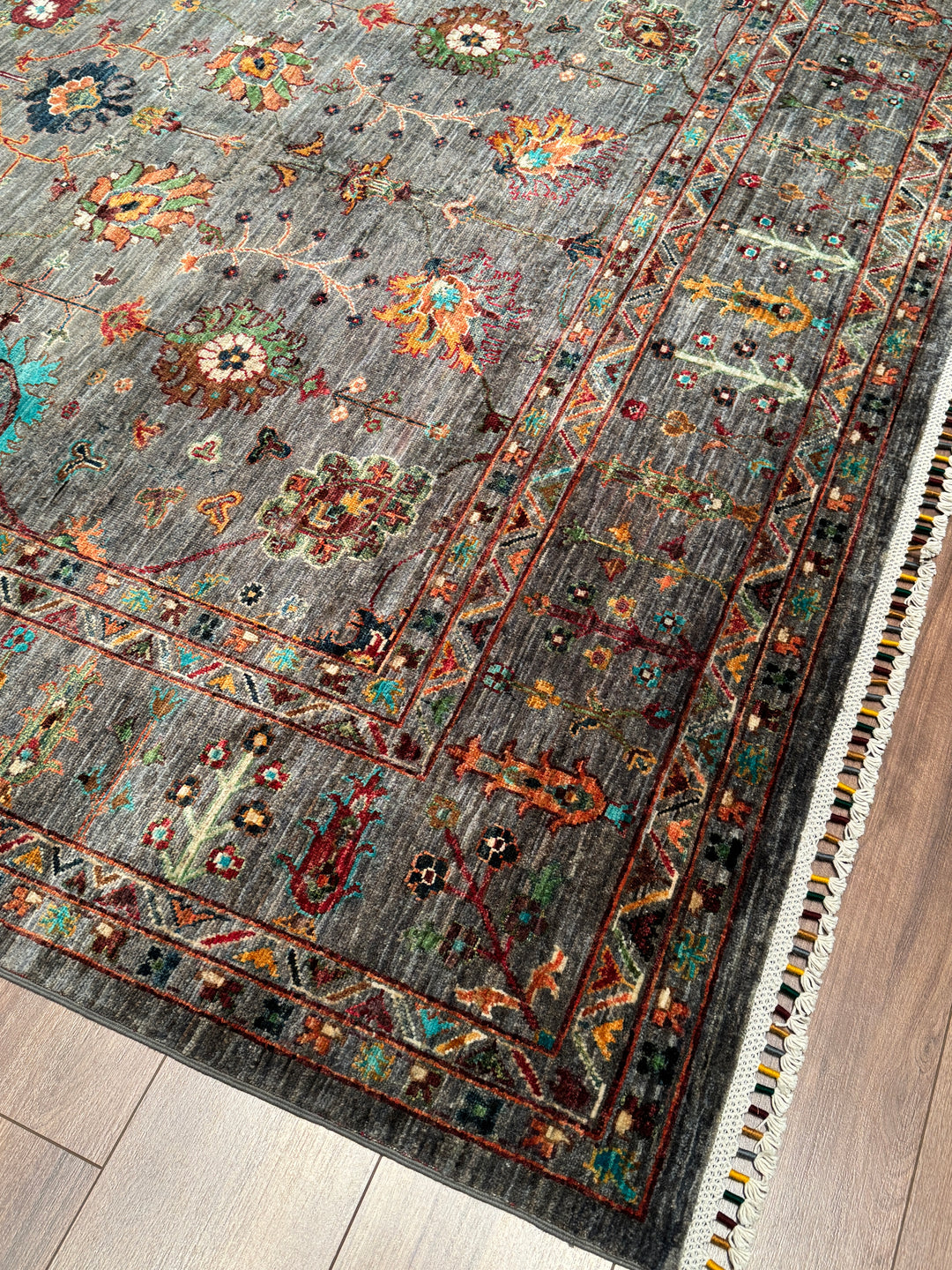 Sultani Çiçekli Orijinal El Dokuması Gri Kök Boya Yün Halı 206x294 6.06 Metrekare - 7x10 ft