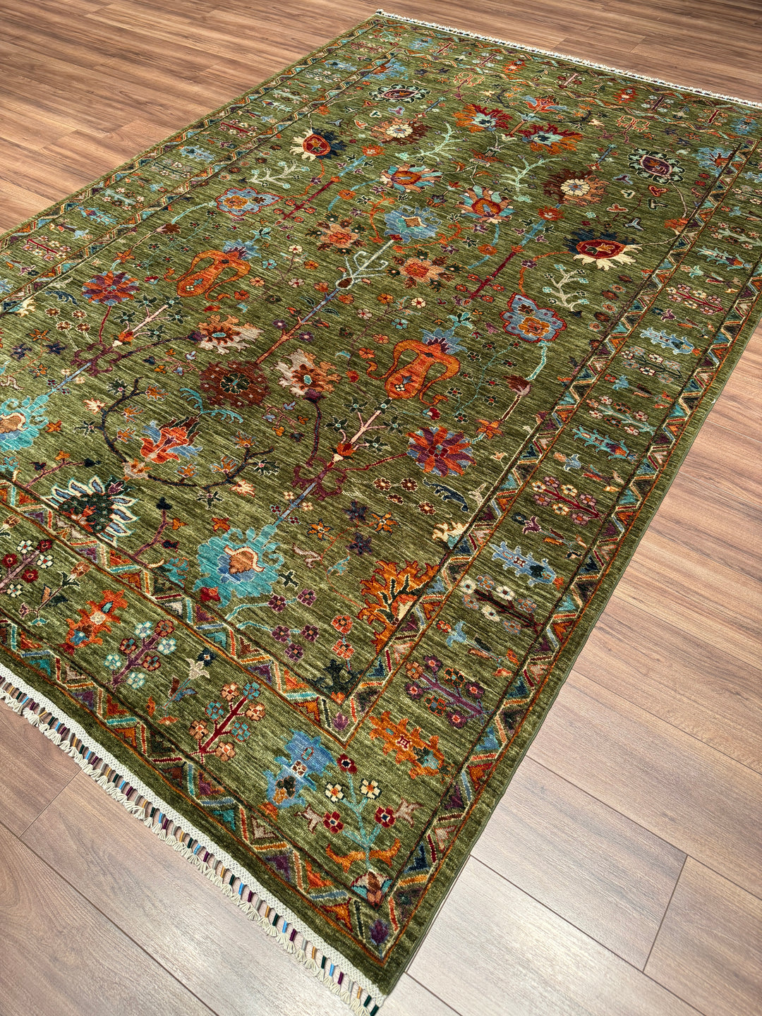 Sultani Çiçekli Orijinal El Dokuması Yeşil Kök Boya Yün Halı 207x304 6.29 Metrekare - 7x10 ft