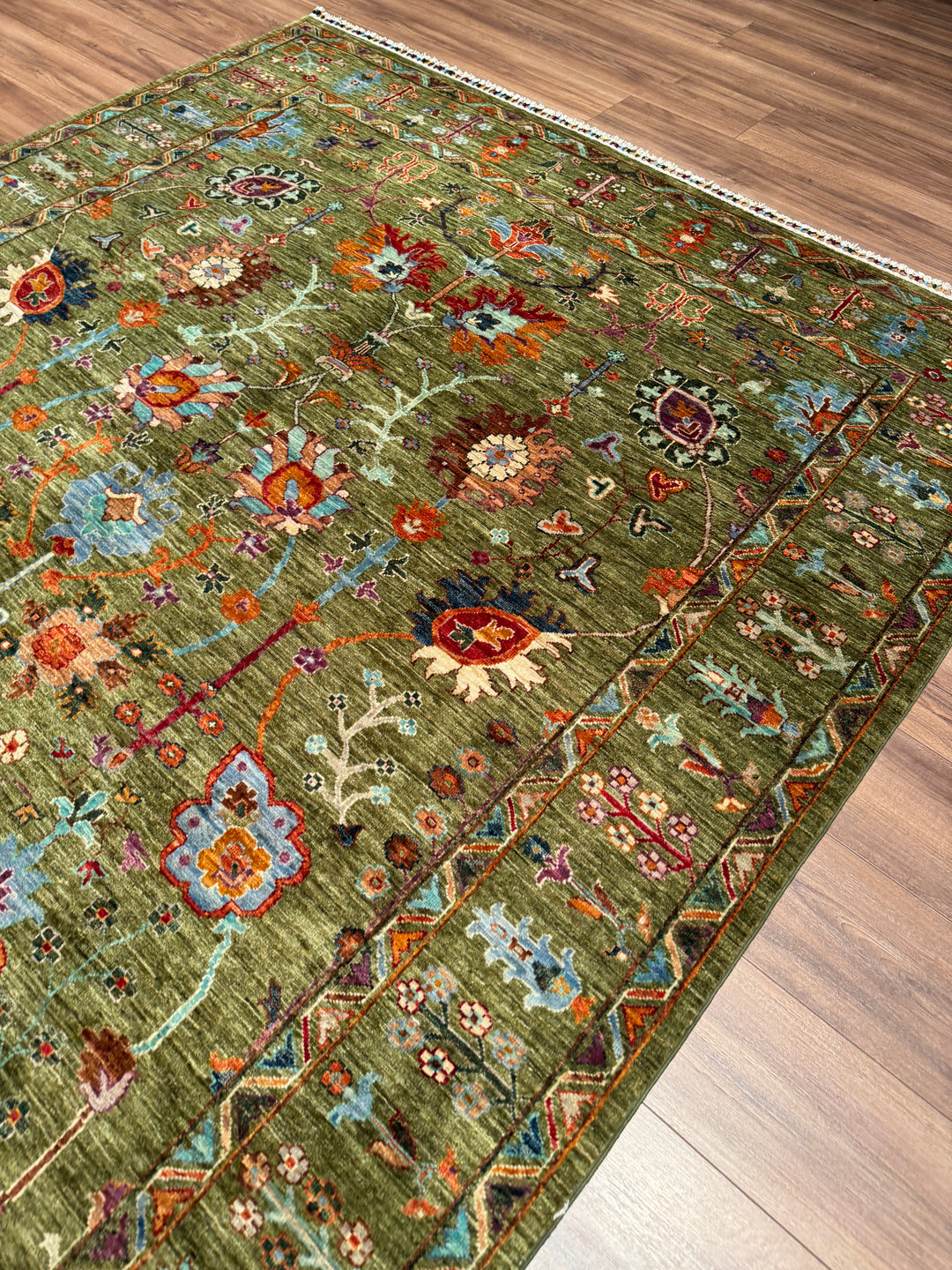 Sultani Çiçekli Orijinal El Dokuması Yeşil Kök Boya Yün Halı 207x304 6.29 Metrekare - 7x10 ft