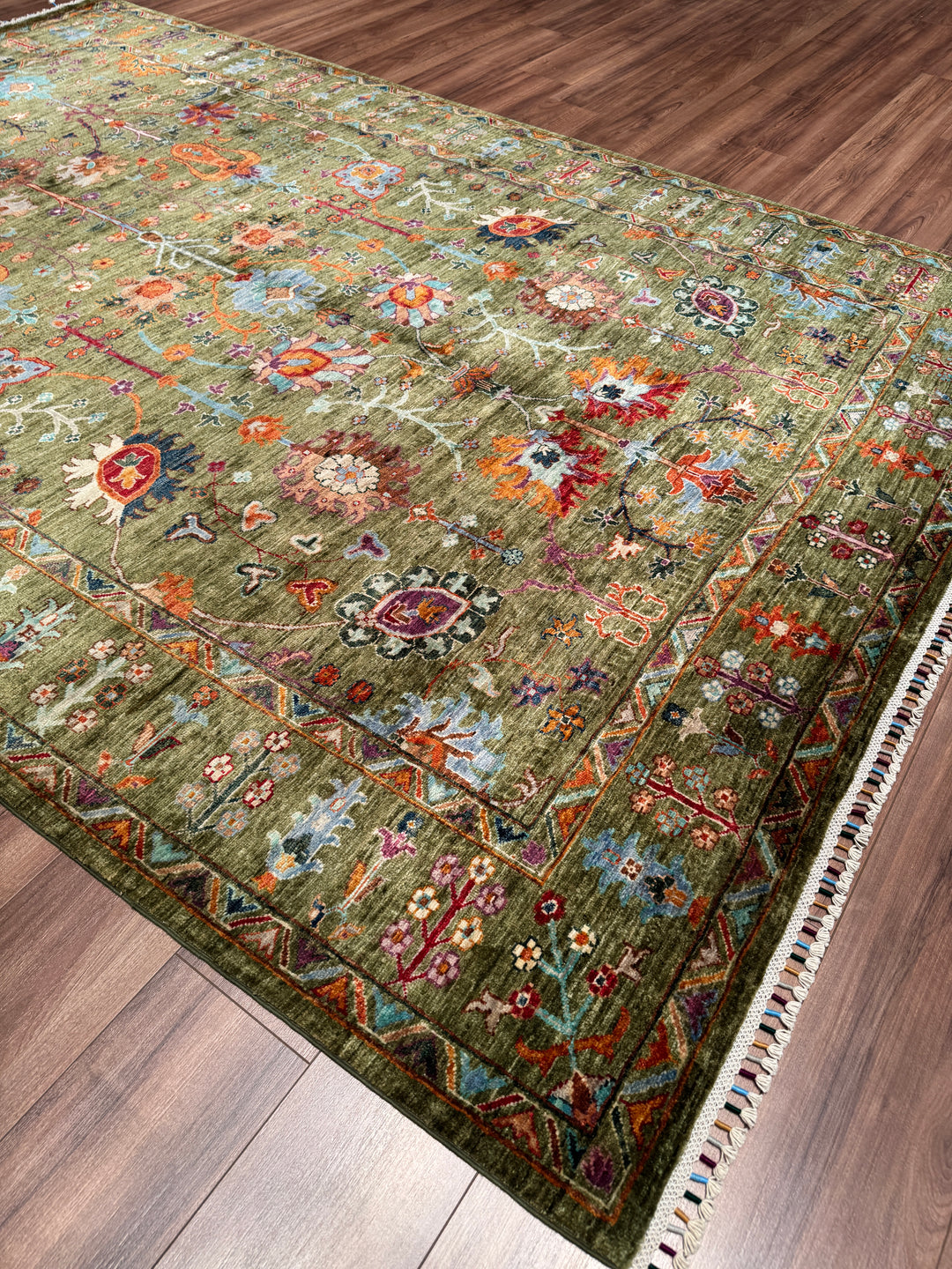 Sultani Çiçekli Orijinal El Dokuması Yeşil Kök Boya Yün Halı 207x304 6.29 Metrekare - 7x10 ft