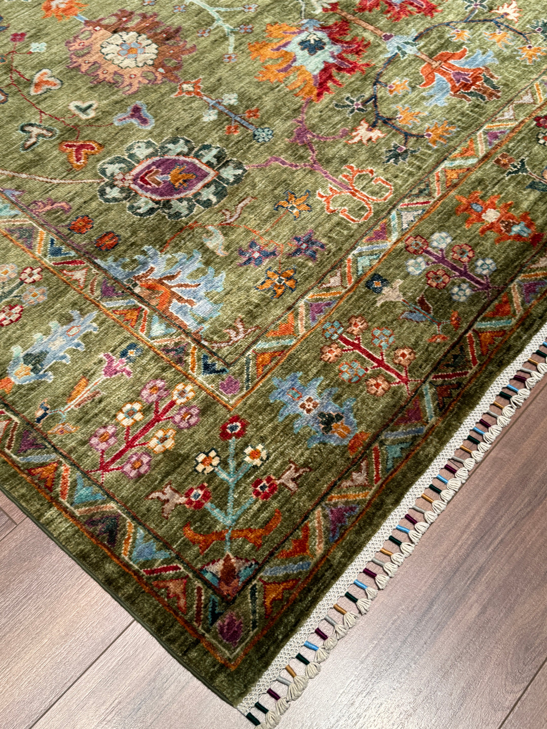 Sultani Çiçekli Orijinal El Dokuması Yeşil Kök Boya Yün Halı 207x304 6.29 Metrekare - 7x10 ft