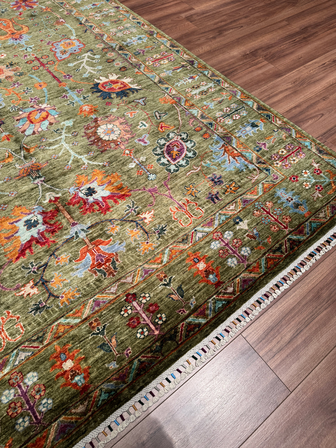 Sultani Çiçekli Orijinal El Dokuması Yeşil Kök Boya Yün Halı 207x304 6.29 Metrekare - 7x10 ft