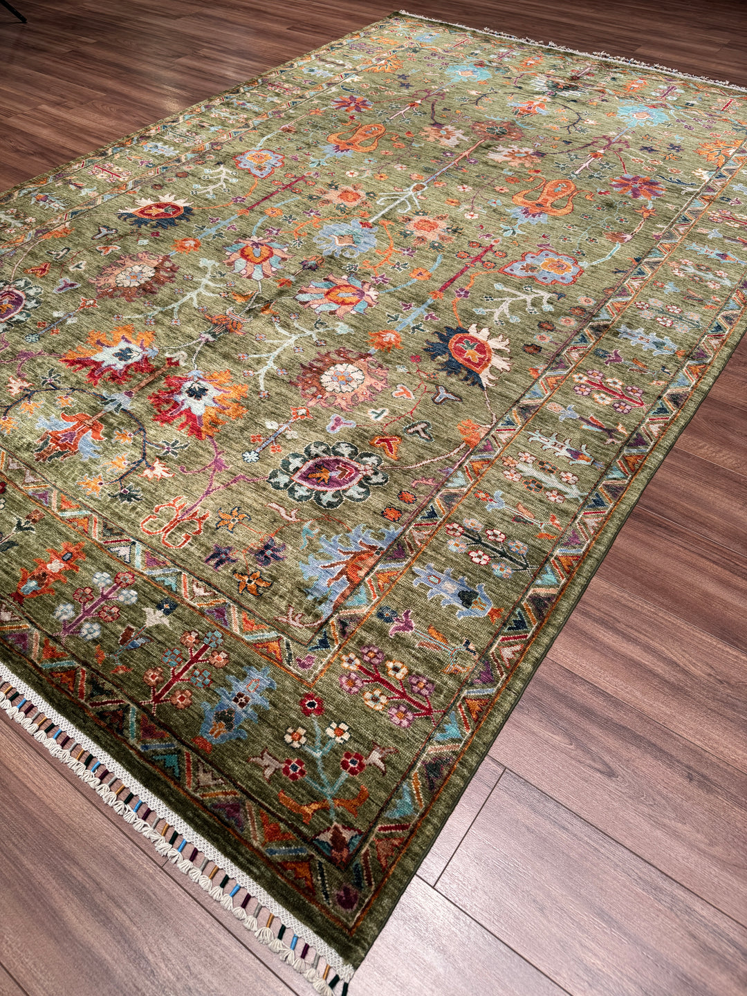 Sultani Çiçekli Orijinal El Dokuması Yeşil Kök Boya Yün Halı 207x304 6.29 Metrekare - 7x10 ft