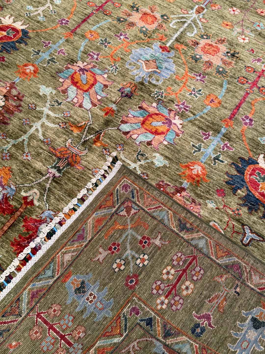 Sultani Çiçekli Orijinal El Dokuması Yeşil Kök Boya Yün Halı 207x304 6.29 Metrekare - 7x10 ft