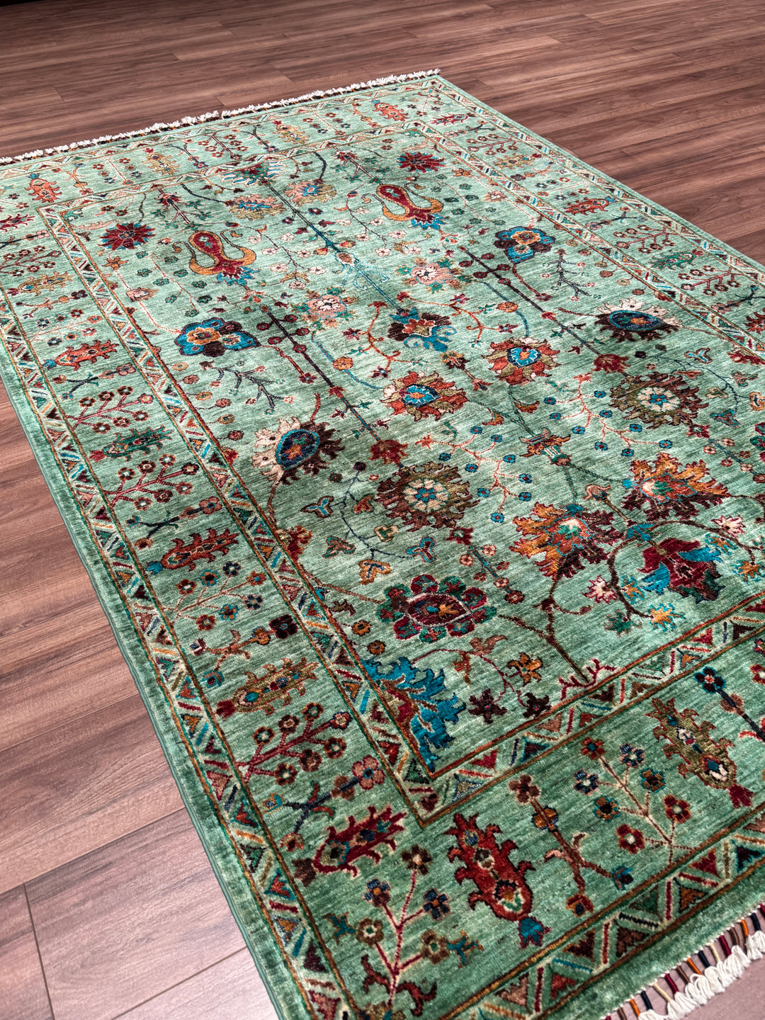Sultani Çiçekli Orijinal El Dokuması Yeşil Kök Boya Yün Halı 171x254 4.34 Metrekare - 5x8 ft