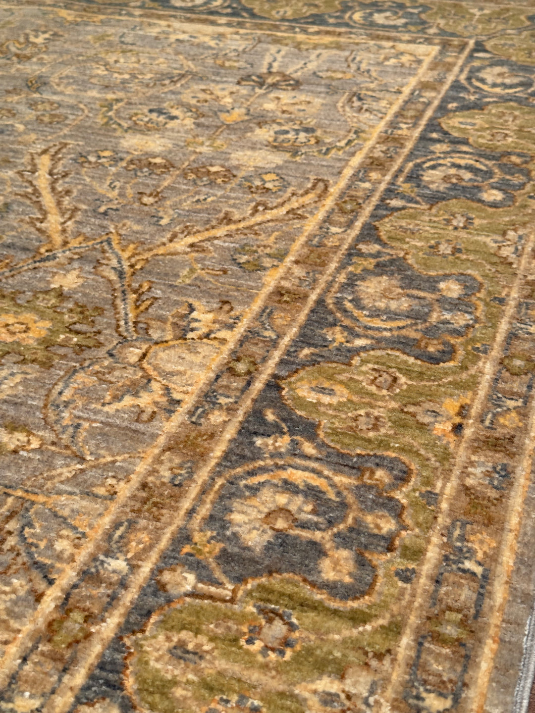 Uşak Orijinal El Dokuması Gri Bej Kök Boya Yün Halı 150x204 3.06 Metrekare - 5x6 ft