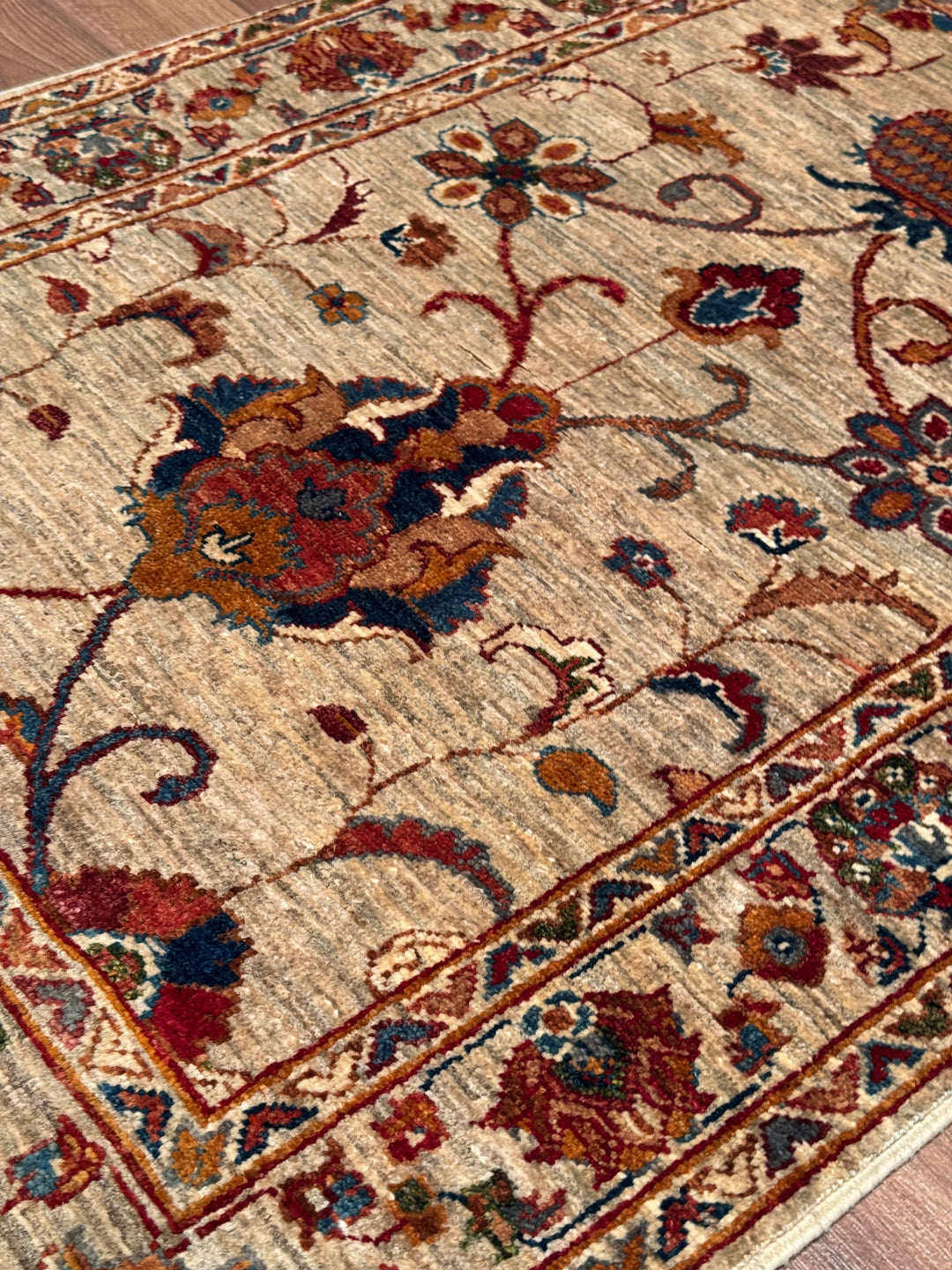 Sultani Çiçekli Orijinal El Dokuması Bej Kök Boya Yün Halı 0.83x119 0.99 Metrekare - 3x4 ft