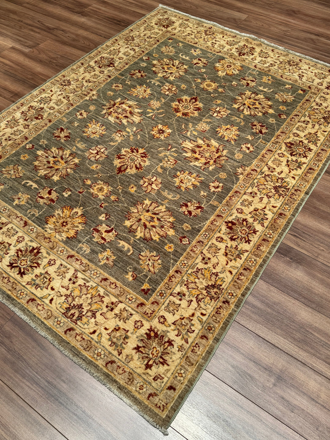 Uşak Orijinal El Dokuması Krem Kök Boya Yün Halı 150x205 3.08 Metrekare - 6x8 ft