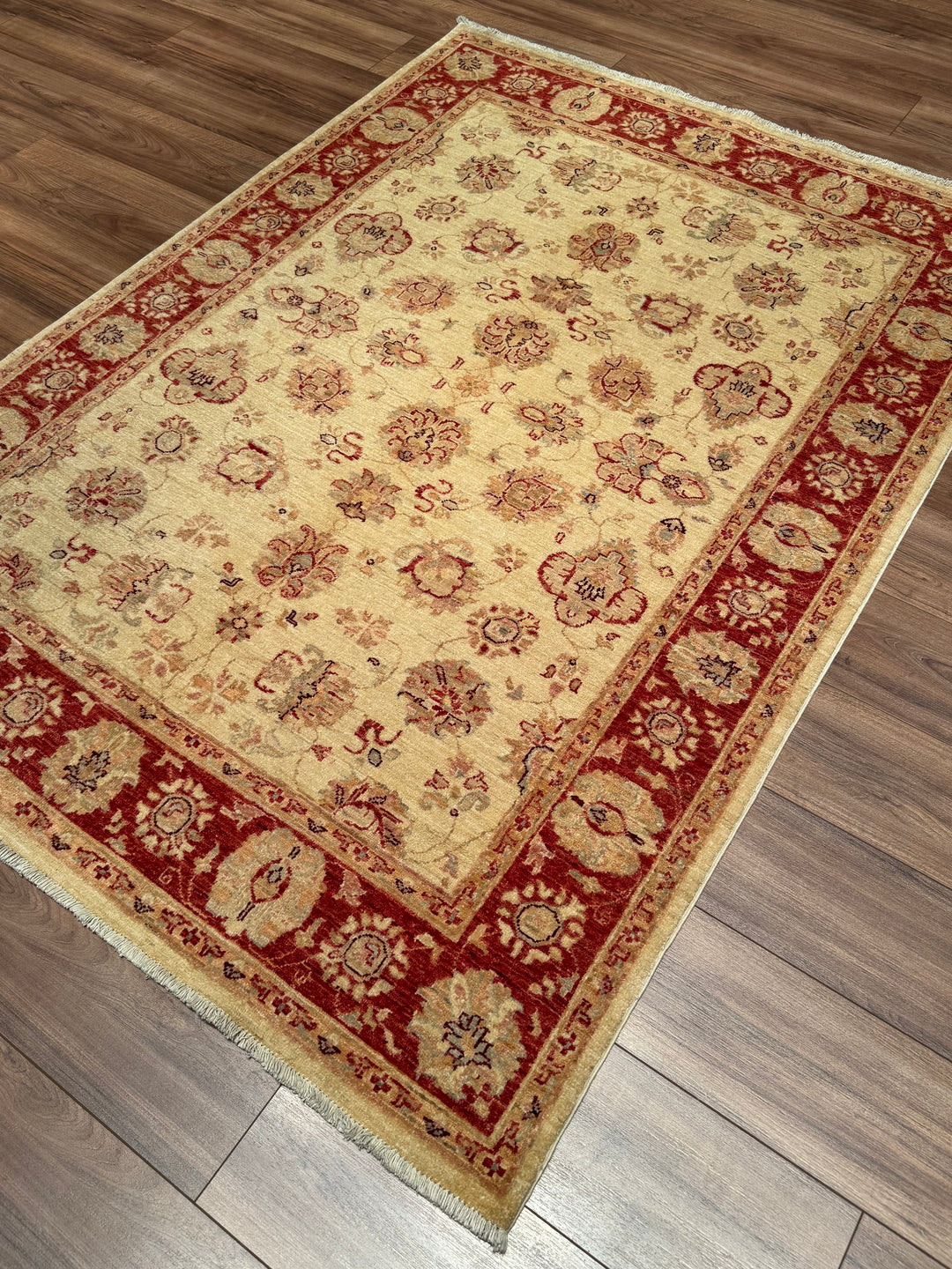 Uşak Orijinal El Dokuması Kırmızı Krem Kök Boya Yün Halı 147x204 3.00 Metrekare - 6x8 ft