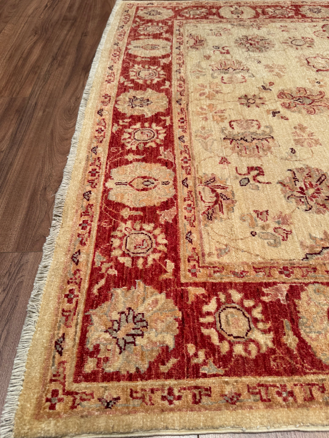 Uşak Orijinal El Dokuması Kırmızı Krem Kök Boya Yün Halı 147x204 3.00 Metrekare - 6x8 ft