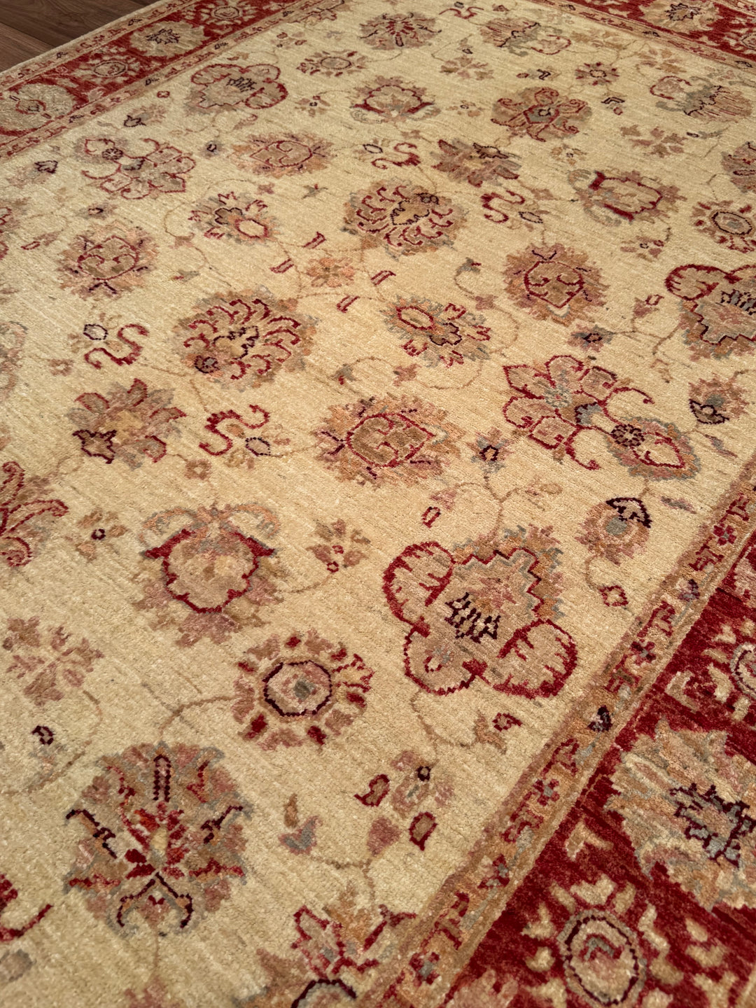 Uşak Orijinal El Dokuması Kırmızı Krem Kök Boya Yün Halı 147x204 3.00 Metrekare - 6x8 ft