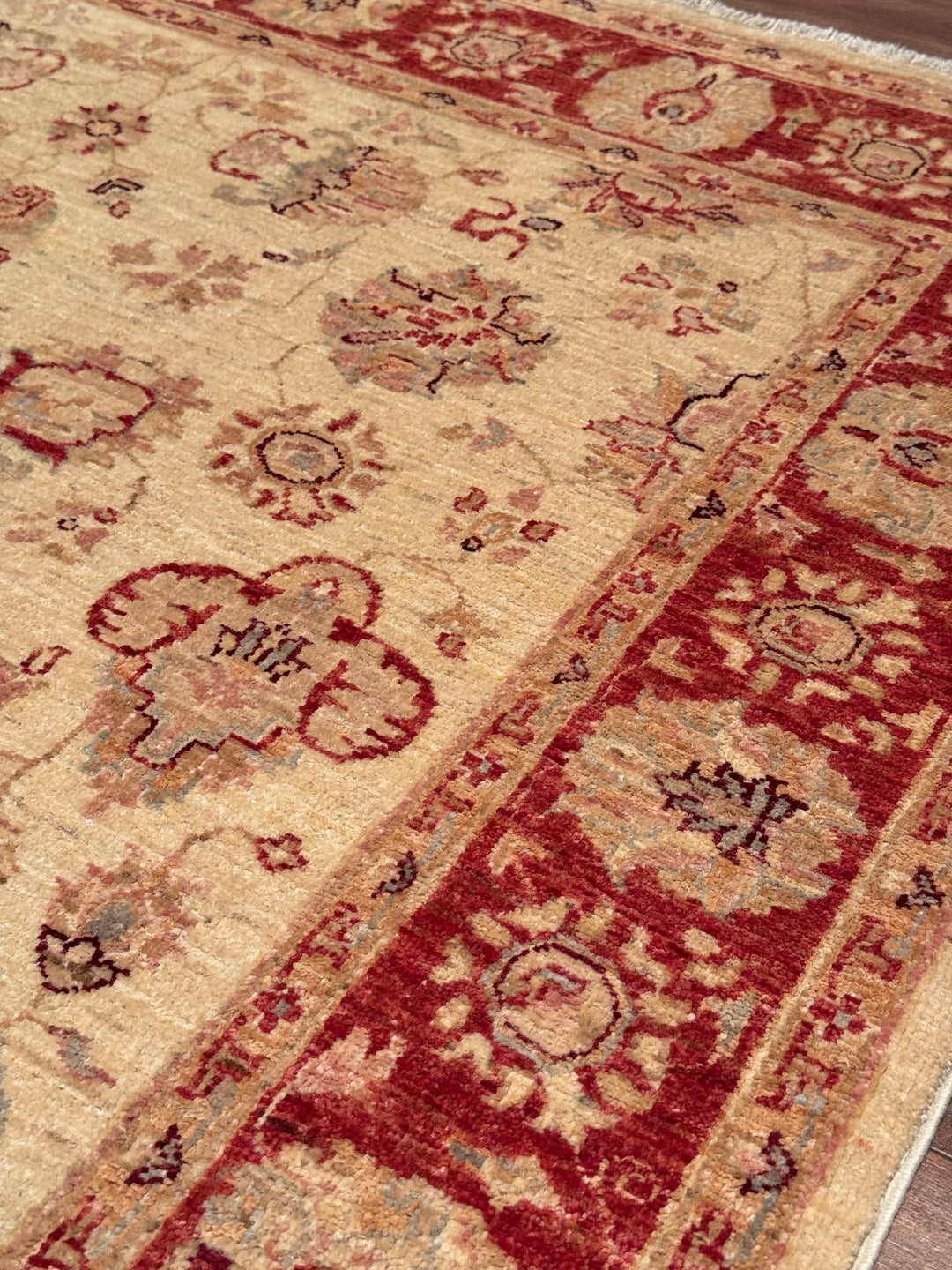 Uşak Orijinal El Dokuması Kırmızı Krem Kök Boya Yün Halı 147x204 3.00 Metrekare - 6x8 ft