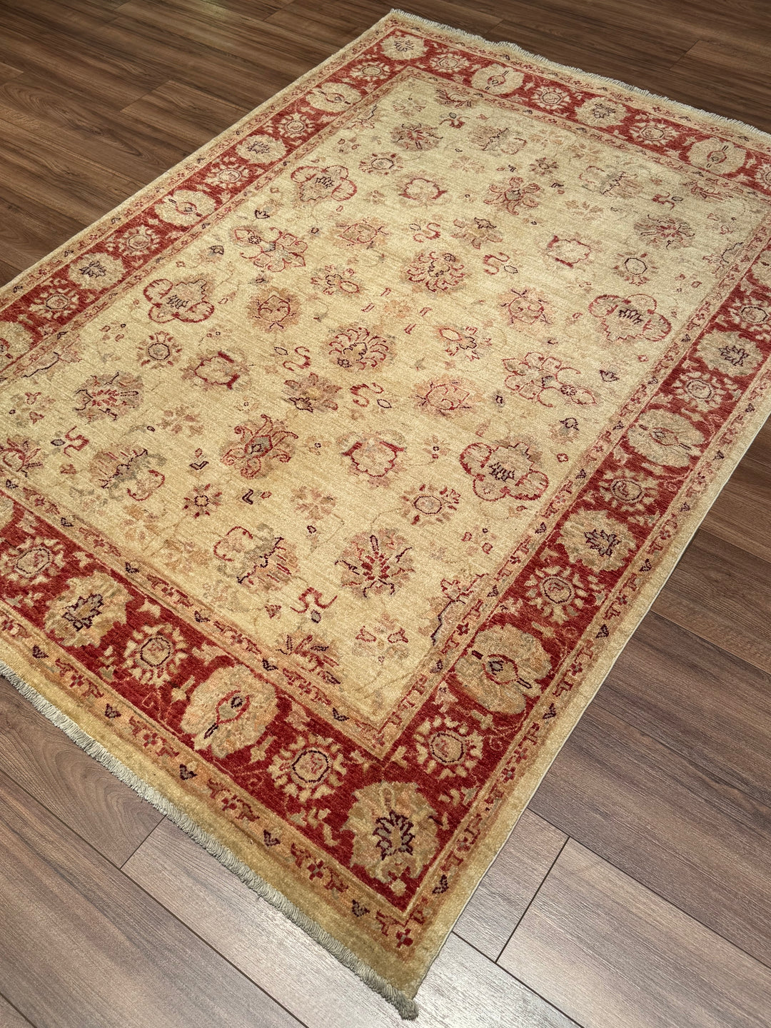 Uşak Orijinal El Dokuması Kırmızı Krem Kök Boya Yün Halı 147x204 3.00 Metrekare - 6x8 ft