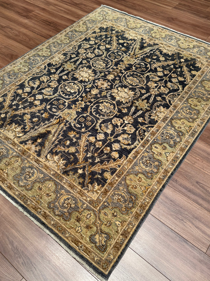 Uşak Orijinal El Dokuması Gri Krem Kök Boya Yün Halı 152x196 2.98 Metrekare - 6x8 ft