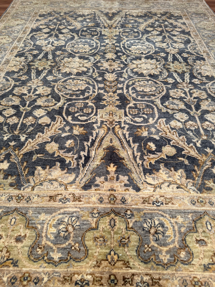 Uşak Orijinal El Dokuması Gri Krem Kök Boya Yün Halı 152x196 2.98 Metrekare - 6x8 ft