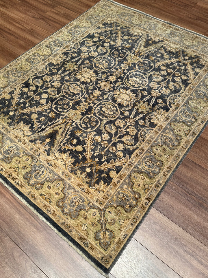 Uşak Orijinal El Dokuması Gri Krem Kök Boya Yün Halı 152x196 2.98 Metrekare - 6x8 ft