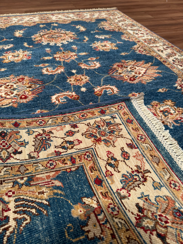 Uşak Orijinal El Dokuması Mavi Krem Kök Boya Yün Halı 122x185 2.26 Metrekare - 4x6 ft