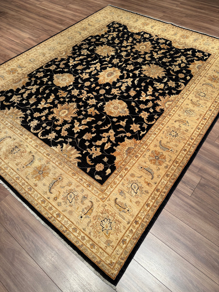 Uşak Orijinal El Dokuması Siyah Krem Kök Boya Yün Halı 242x305 7.38 Metrekare - 8x10 ft