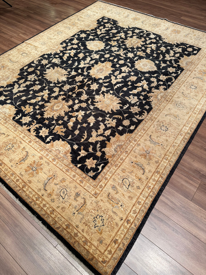Uşak Orijinal El Dokuması Siyah Krem Kök Boya Yün Halı 242x305 7.38 Metrekare - 8x10 ft
