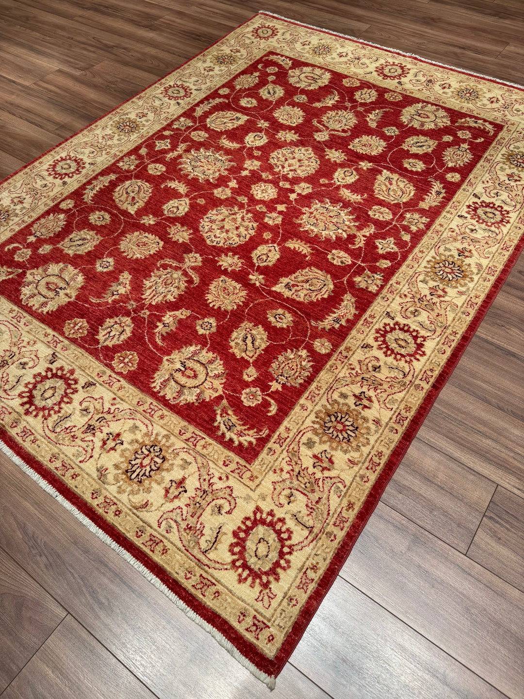 Uşak Orijinal El Dokuması Kırmızı Krem Kök Boya Yün Halı 171x233 3.98 Metrekare - 6x8 ft