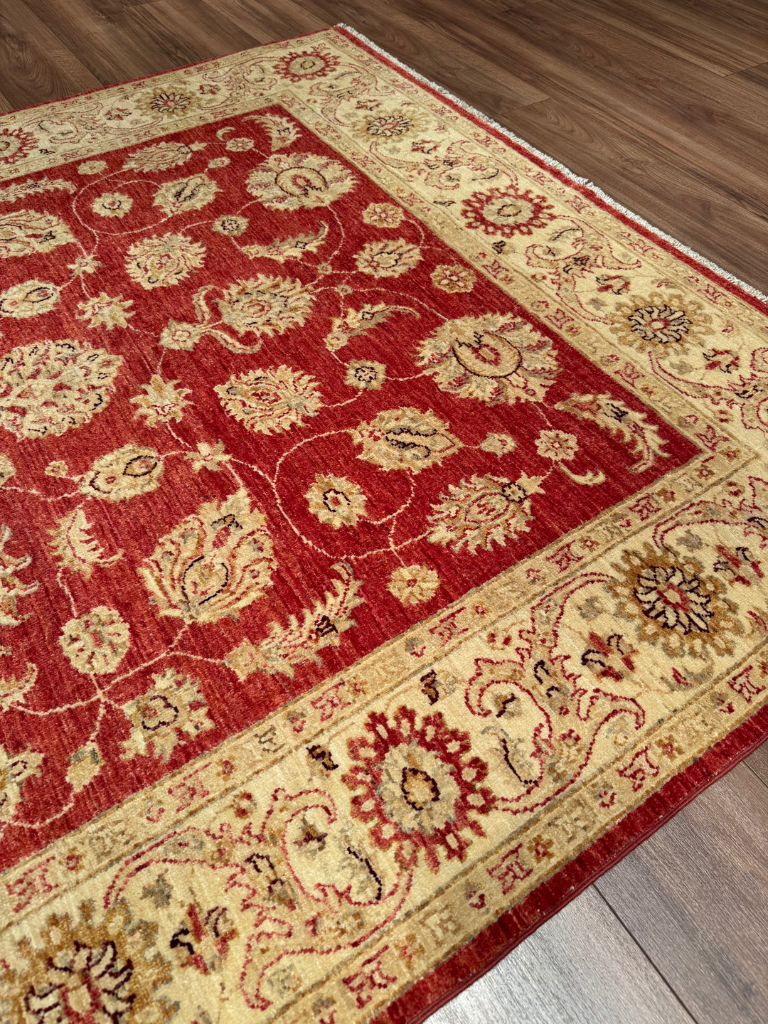 Uşak Orijinal El Dokuması Kırmızı Krem Kök Boya Yün Halı 171x233 3.98 Metrekare - 6x8 ft