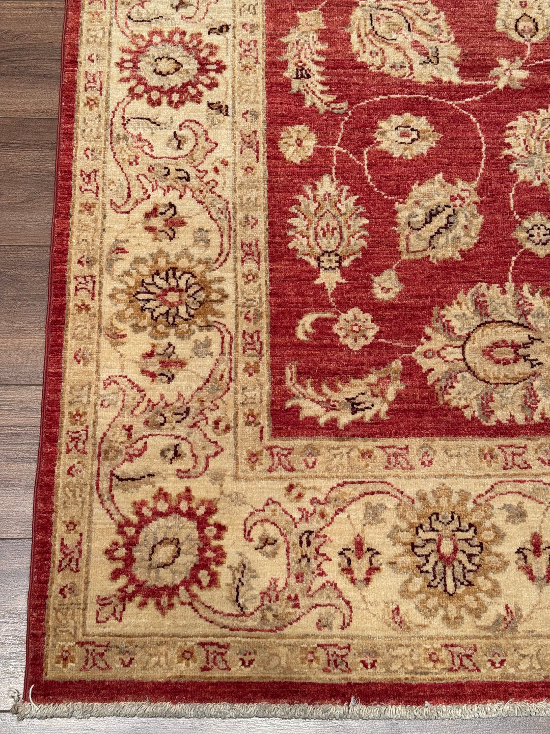 Uşak Orijinal El Dokuması Kırmızı Krem Kök Boya Yün Halı 171x233 3.98 Metrekare - 6x8 ft