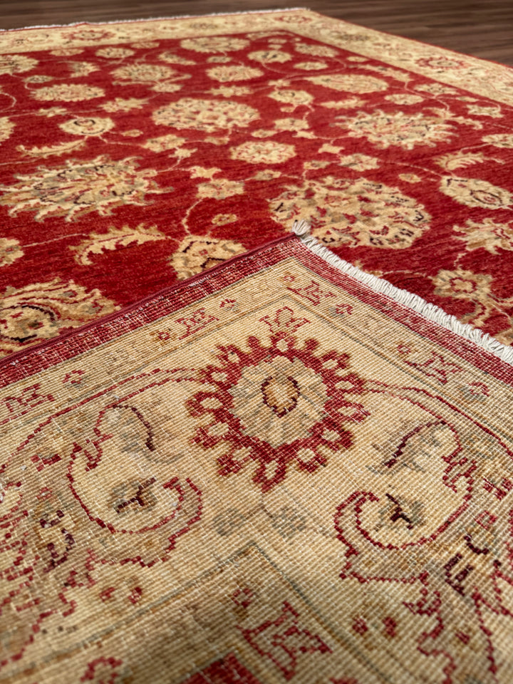 Uşak Orijinal El Dokuması Kırmızı Krem Kök Boya Yün Halı 171x233 3.98 Metrekare - 6x8 ft