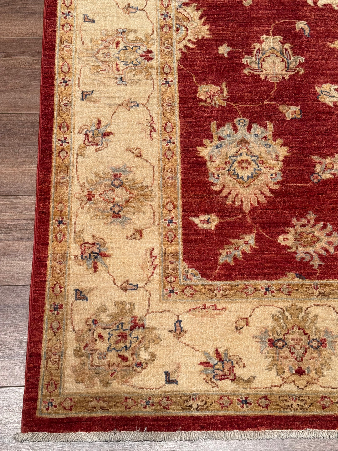 Uşak Orijinal El Dokuması Kırmızı Krem Kök Boya Yün Halı 169x234 3.95 Metrekare - 6x8 ft