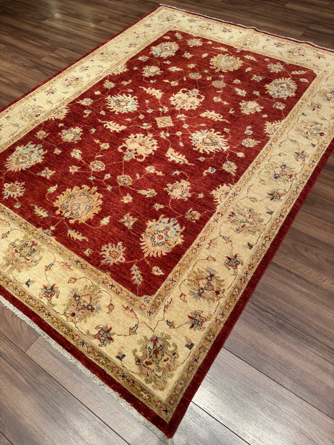 Uşak Orijinal El Dokuması Kırmızı Krem Kök Boya Yün Halı 169x234 3.95 Metrekare - 6x8 ft