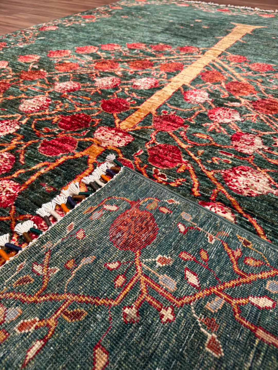 Nar Ağacı Orijinal El Dokuması Yeşil Kök Boya Yün Halı 173x245 4.24 Metrekare - 6x8 ft