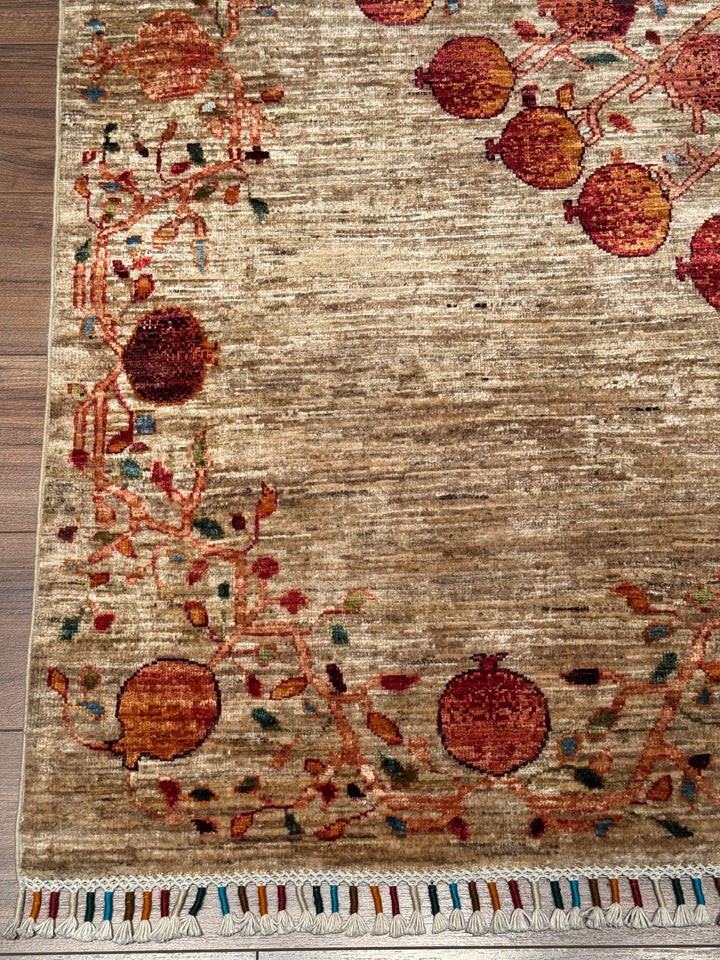 Nar Ağacı Orijinal El Dokuması Bej Kök Boya Yün Halı 205x310 6.36 Metrekare - 7x10 ft