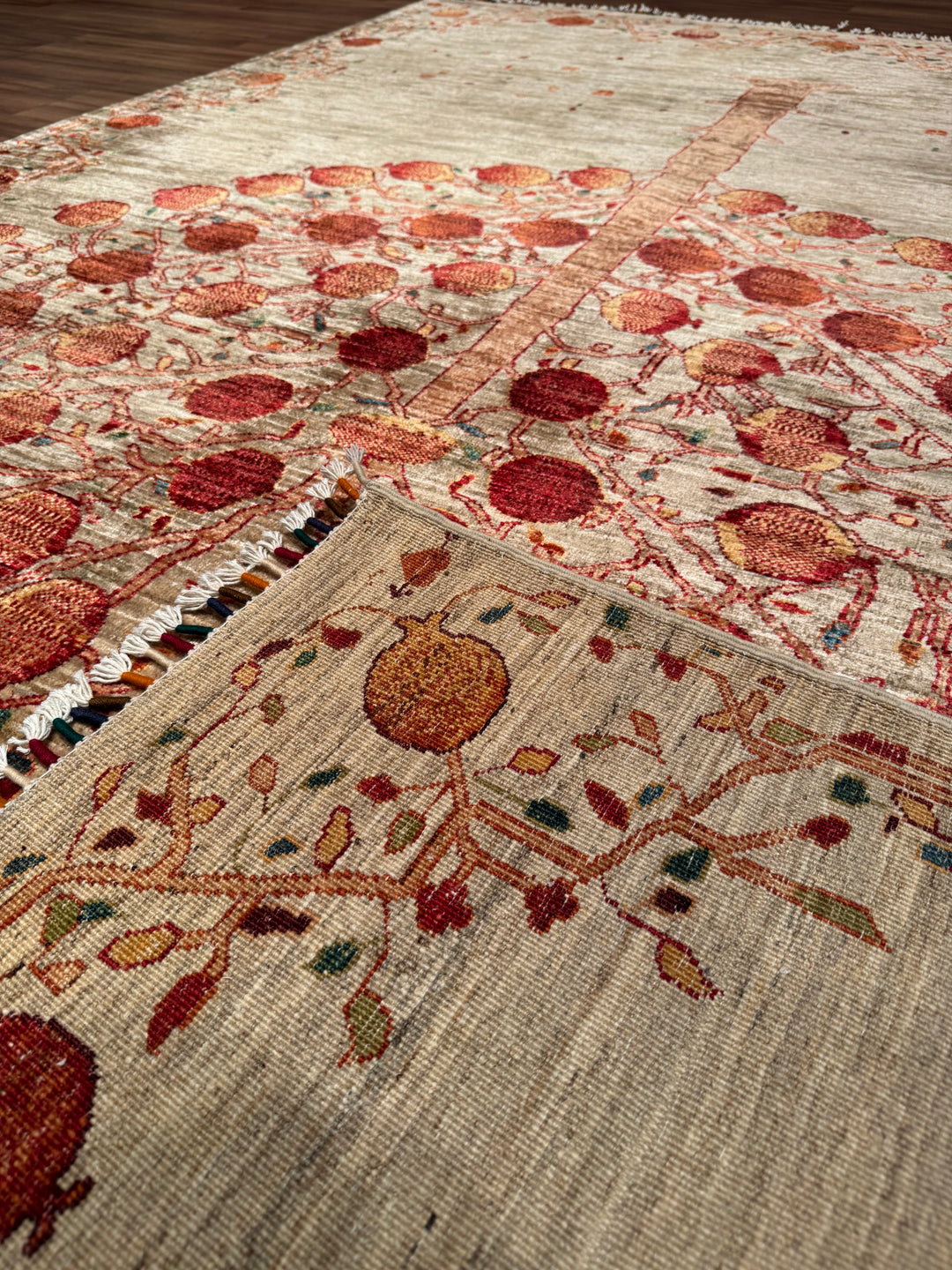 Nar Ağacı Orijinal El Dokuması Bej Kök Boya Yün Halı 204x302 6.16 Metrekare - 7x10 ft