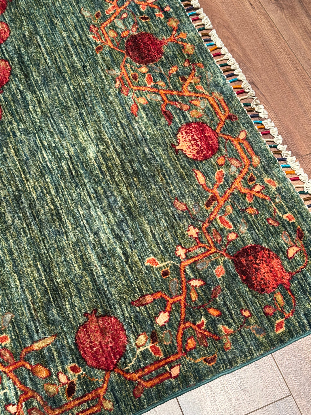 Nar Ağacı Orijinal El Dokuması Yeşil Kök Boya Yün Halı 202x302 6.10 Metrekare - 7x10 ft