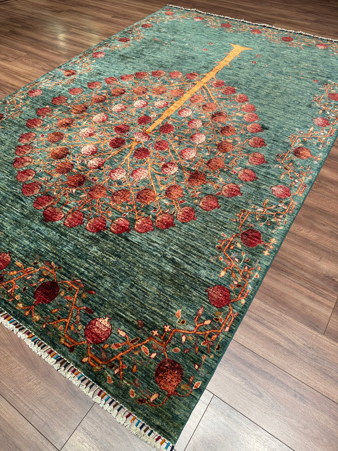Nar Ağacı Orijinal El Dokuması Yeşil Kök Boya Yün Halı 202x302 6.10 Metrekare - 7x10 ft